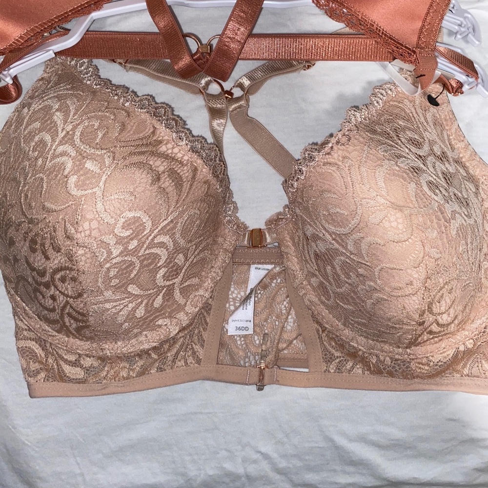 Bras - Picture 5 of 5